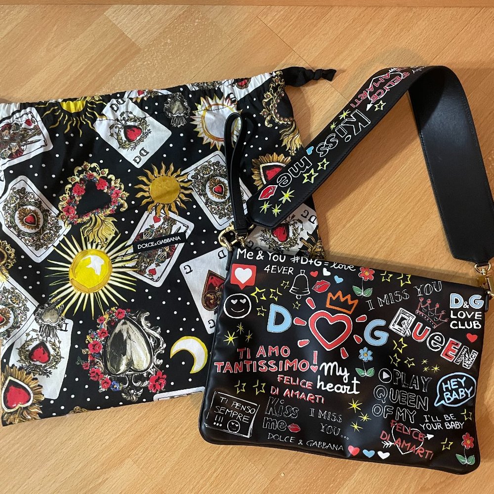 Dolce & Gabbana Black Women's Graphic Shoulder Bag